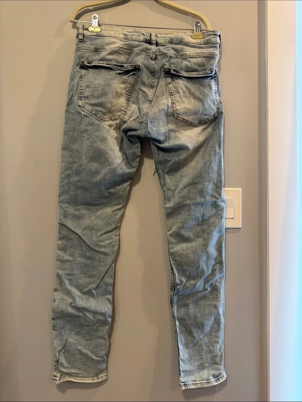 H&M light wash
